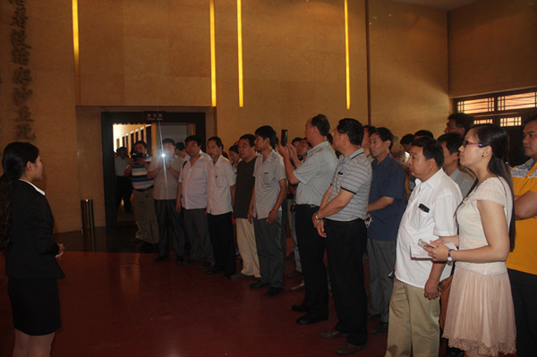 1-140F20R22X63.jpg